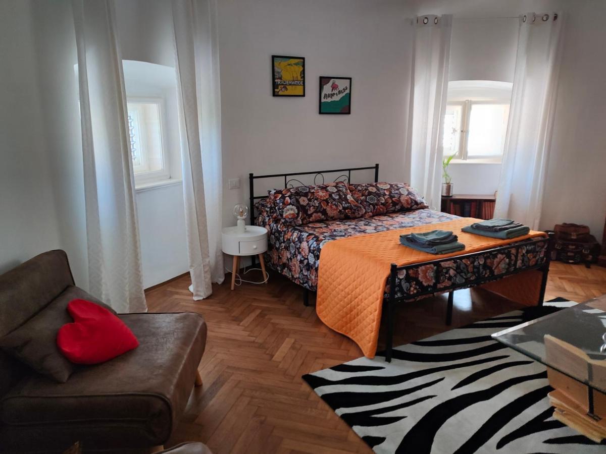 Volta 8 Rooms Triest Exterior foto